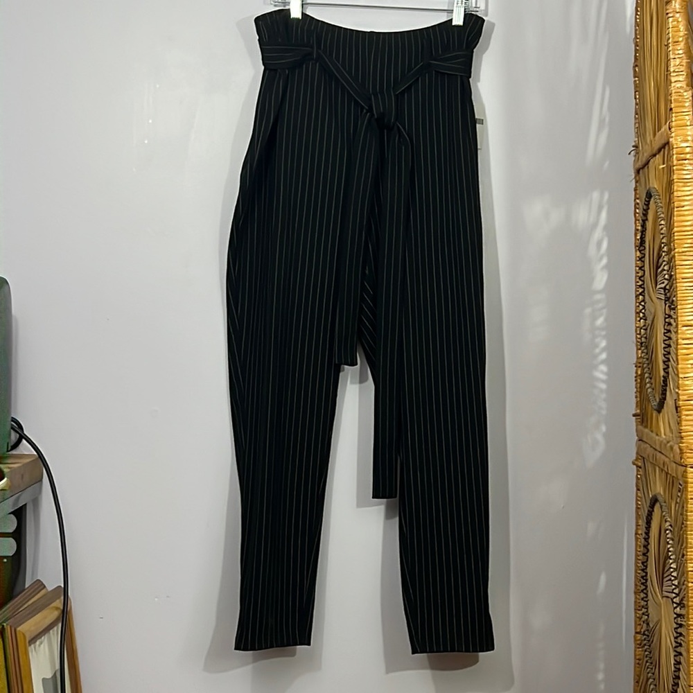 Forever 21  slinky 2X leggings,black with thin white stripe, elastic waist, belt